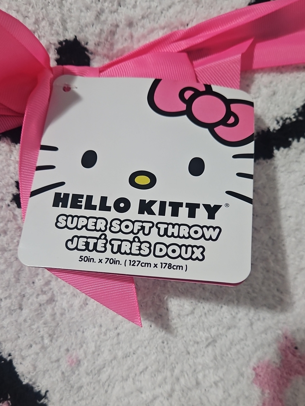 Hello Kitty Pink & White Plush Throw with Pink Flowers & Hello Kitty Face